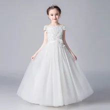 Великолепные белые праздничные платья с открытыми плечами для свадебных торжеств; праздничное платье с цветочным узором для девочек; Детские вечерние торжественные платья принцессы