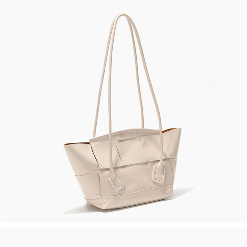 

2020 new ladies bag luxury leather fashion woven wings bag large capacity oil wax skin catfish bag shoulder bag diagonal bag