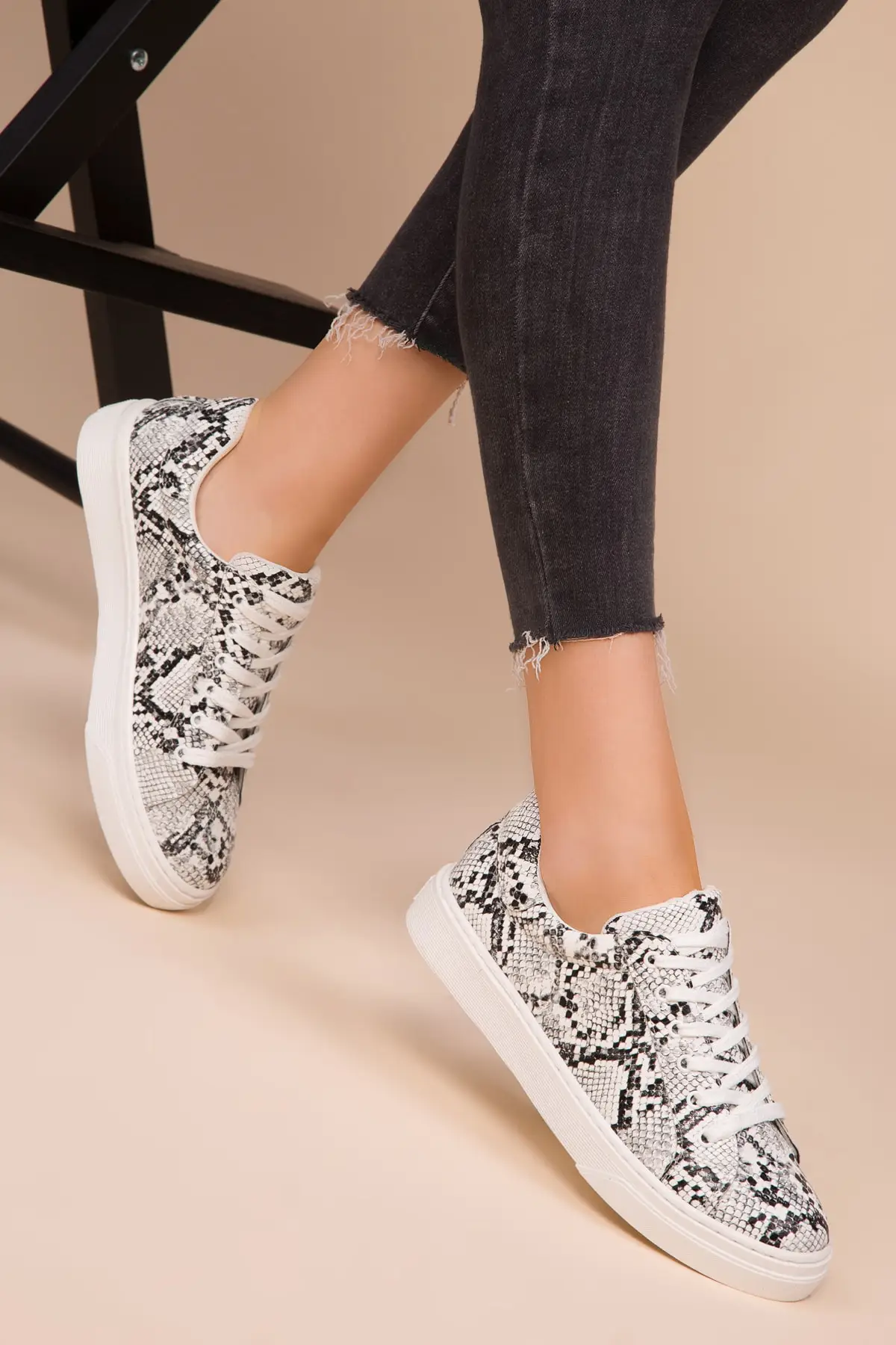 SOHO/Модные женские кроссовки на шнуровке Женская Повседневная однотонная