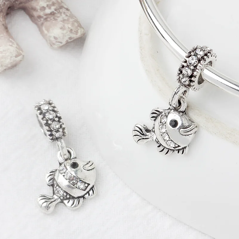 12717116469_2045298408 (1)