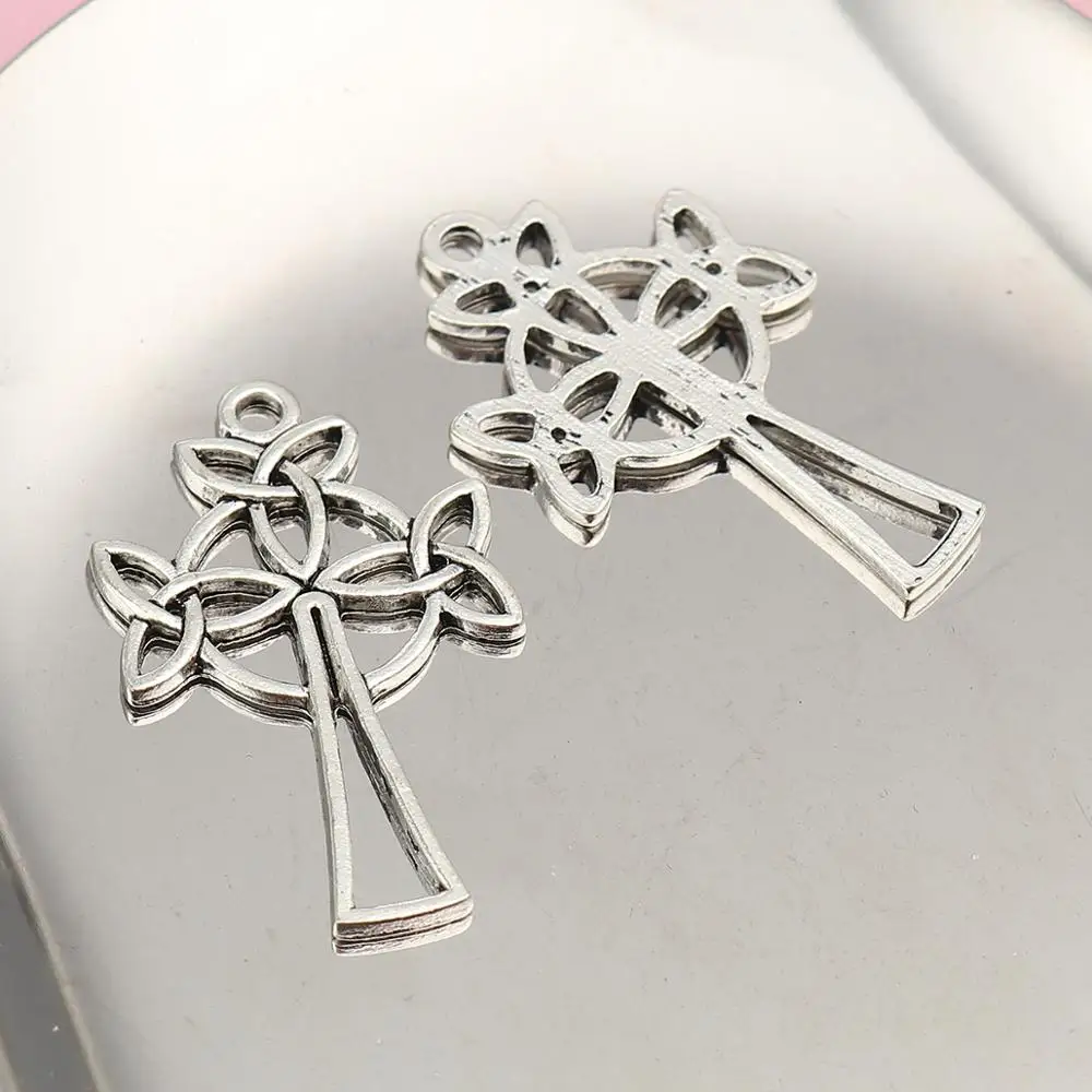 DoreenBeads Модные цинковый сплав на основе Подвески с узором из узлов крест старинное