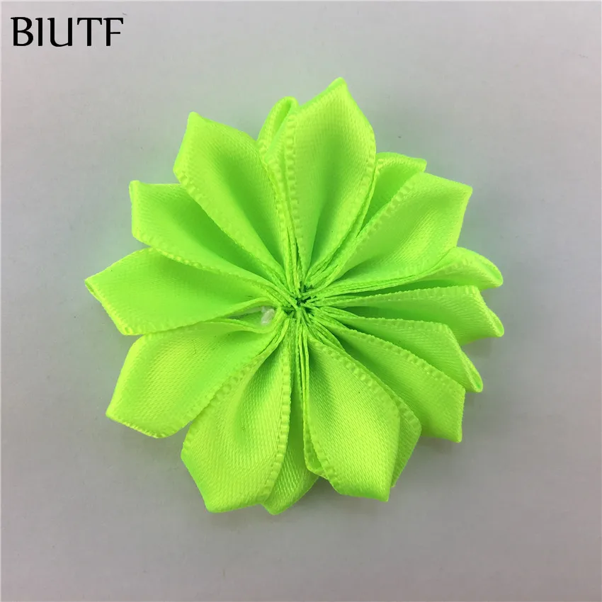 neon green 10 шт./лот 4 см острый наконечник 16-лепесток мини атласное платье с цветочным узором с зажим для волос швейный Декор Головные уборы аксессуары для детей TH303 - Цвет: neon green