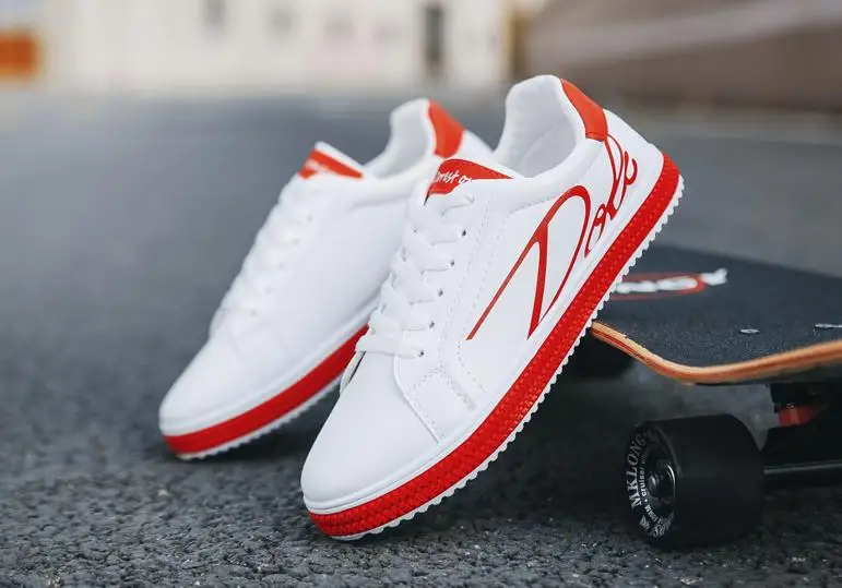Super confident man white sneakers outdoor casual walking shoes wear resistant non-slip men platform sneakers tenis masculino