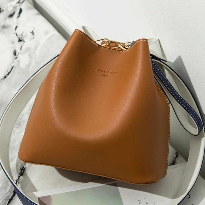 Женская сумка ведро из экокожи вместительная мессенджер через плечо лето