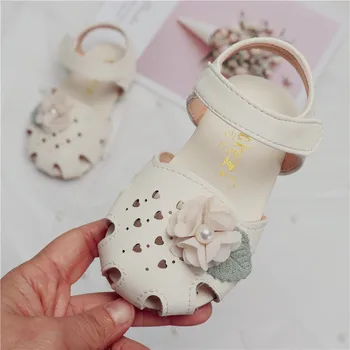 

2020 New Summer Kids PU Leathers Shoes Sweet Flower Children Sandals For Girls Toddler Baby Breathable Hollow Out Flower Shoes