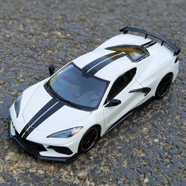 Maisto 1:18 2020 Chevrolet Corvette C8 Stingray Coupe (High Wing) Simulation Sports Car Alloy Retro Car Model Die Casting Model 2020 Stingray Coupe