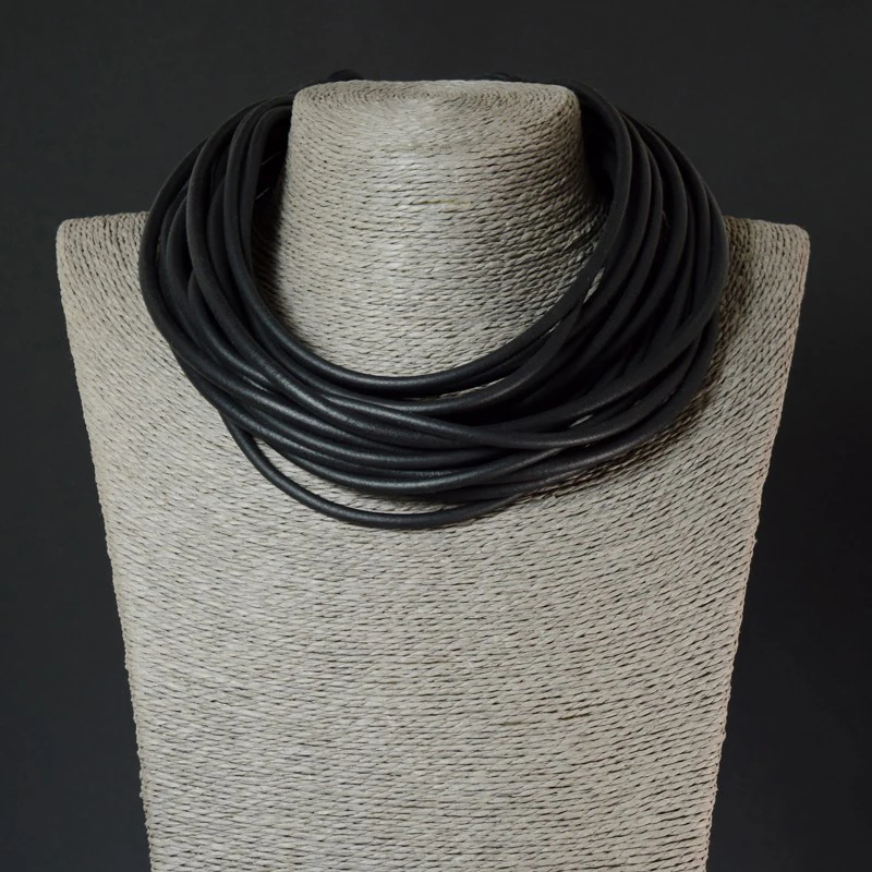 short-multi-strand-rubber-necklace