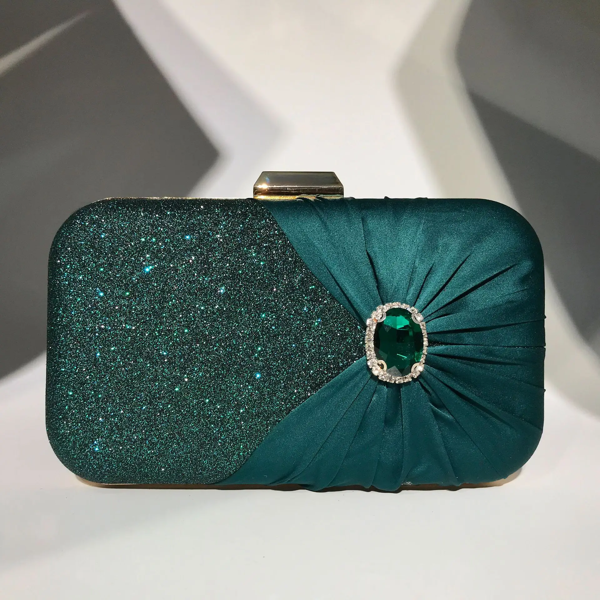 Модные вечерние сумки, платье со складками ручной работы и праздничные сумочки со стразами
