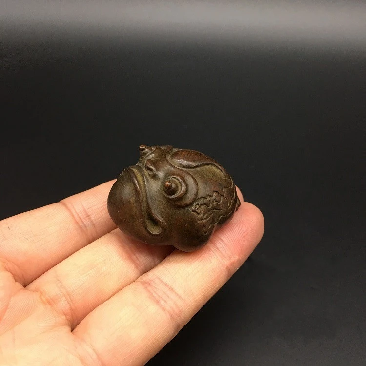 

Collection Chinese Brass Carved Mythical Animal Three Feet Golden Toad Exquisite Small Statues
