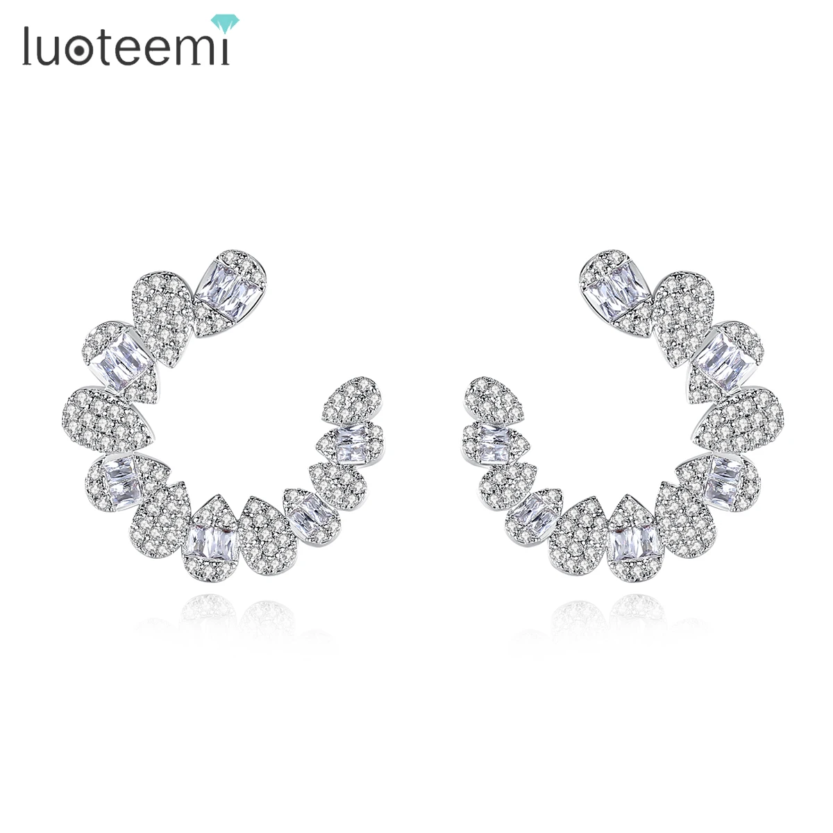 

LUOTEEMI Big Rhinestone Flower Design Stud Earrings for Women Cubic Zirconia Circle Round Wedding Bridal Earrings for Women