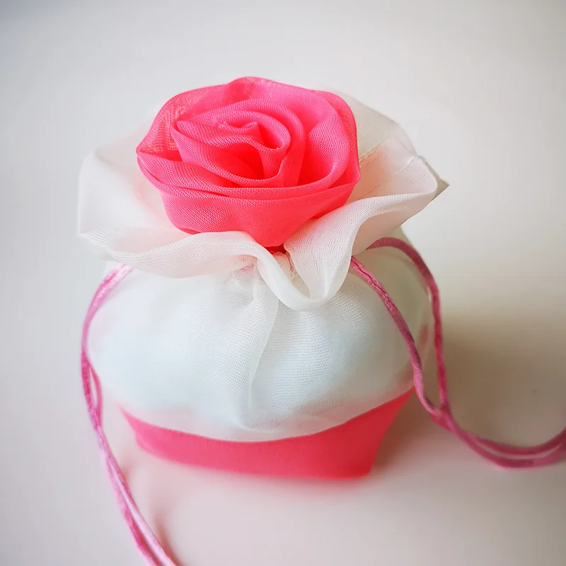 

Rose Shape Drawstring Mini Bags Packaging Case for Party Favors Candy Bag Candy Colors Polyester Yarns Gift Bag for Coins Keys