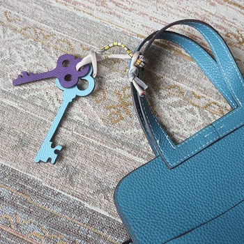 

High Quality First Layer Cowhide Keychains When Bagging Pendant Bag Pendant Key Chain Custom Wholesale Key Ring