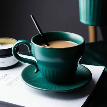 

Nordic Retro Coffee Cup Ceramic Stripe Saucer Creative Water Mugs Spoon Self Stirring Milk Tea Cups Canecas Vegan Mug Set AC50MU