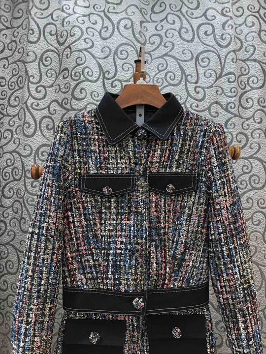 Early Autumn New Female Leader's Coloured Turn-collar Fabric Knitted Long Sleeve Top+ Short Pants Suit 831