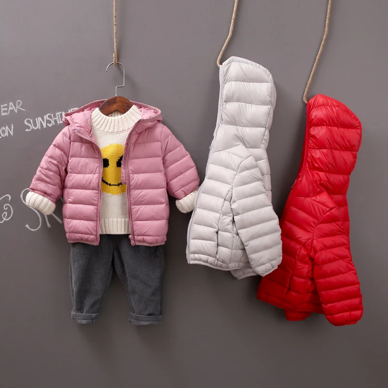 Легкое пуховое пальто для мальчиков и девочек, парка куртка с капюшоном для маленьких детей новая детская одежда на осень-зиму Повседневная Верхняя одежда для малышей, P90