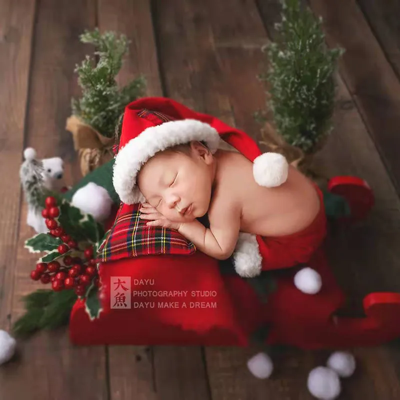 Newborn Baby Photo Props Wood Red Christmas Sleigh Posing Bed Fotografia Accessory Baby Photo Shoot Newborn Christmas Props Boy