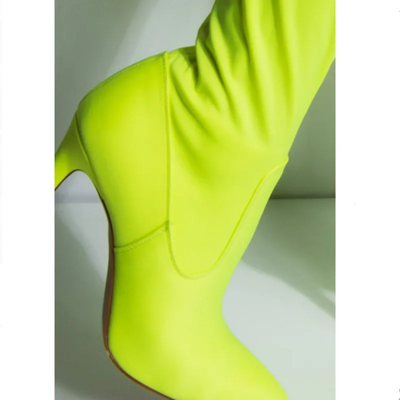 Neon Green/эластичные ботфорты на шпильке; Новинка года; женские Сапоги выше колена с острым носком; поясная пряжка; обувь на высоком каблуке с боковой молнией