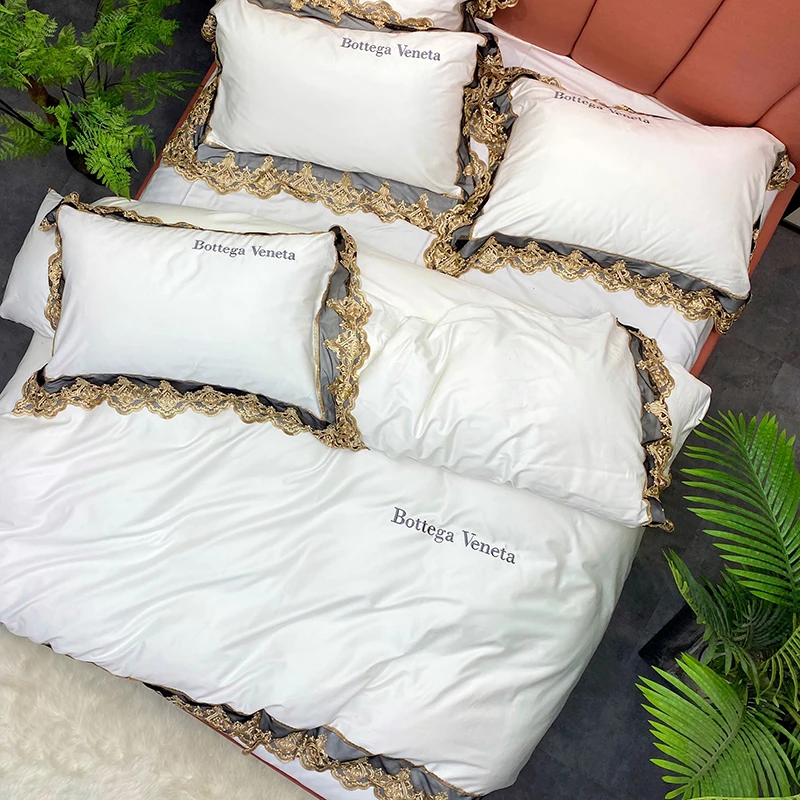 Комплект постельного белья из сатина и египетского хлопка с золотыми кружевными