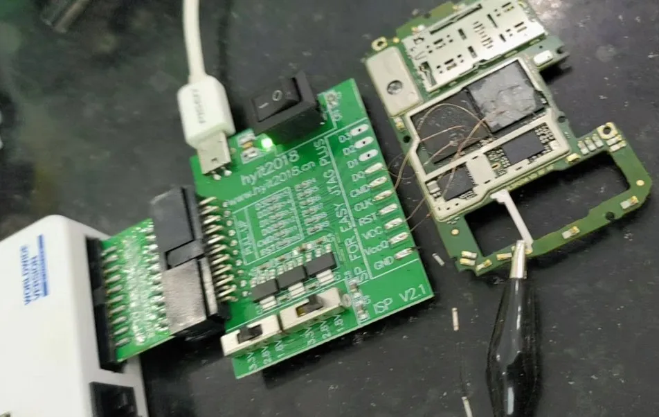 UIF TO EASY JTAG ISP 适配器.JPG 7