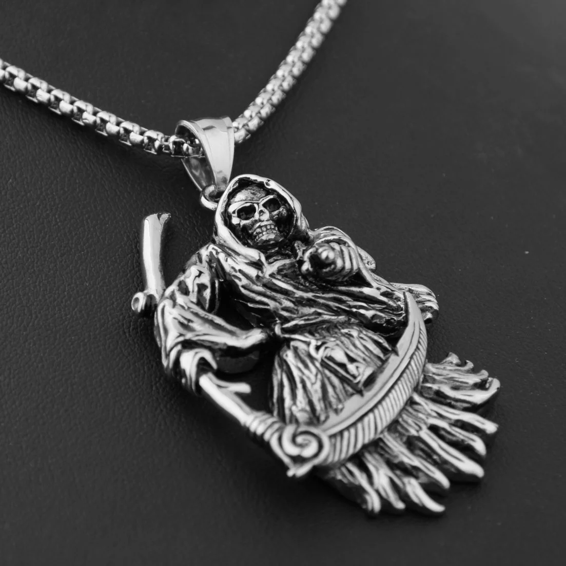 Vintage Men Stainless Steel Pendant Punk Skull Souls Sickle Necklace Pendant Chain Jewelry Accessories