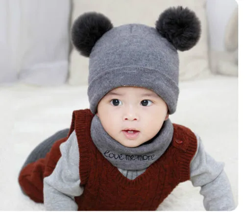 Зимние теплые детские шапки, комплект из двух меховых помпонов, вязаная шерстяная шапка для маленьких мальчиков и девочек, вязаные крючком шапки, шарфы