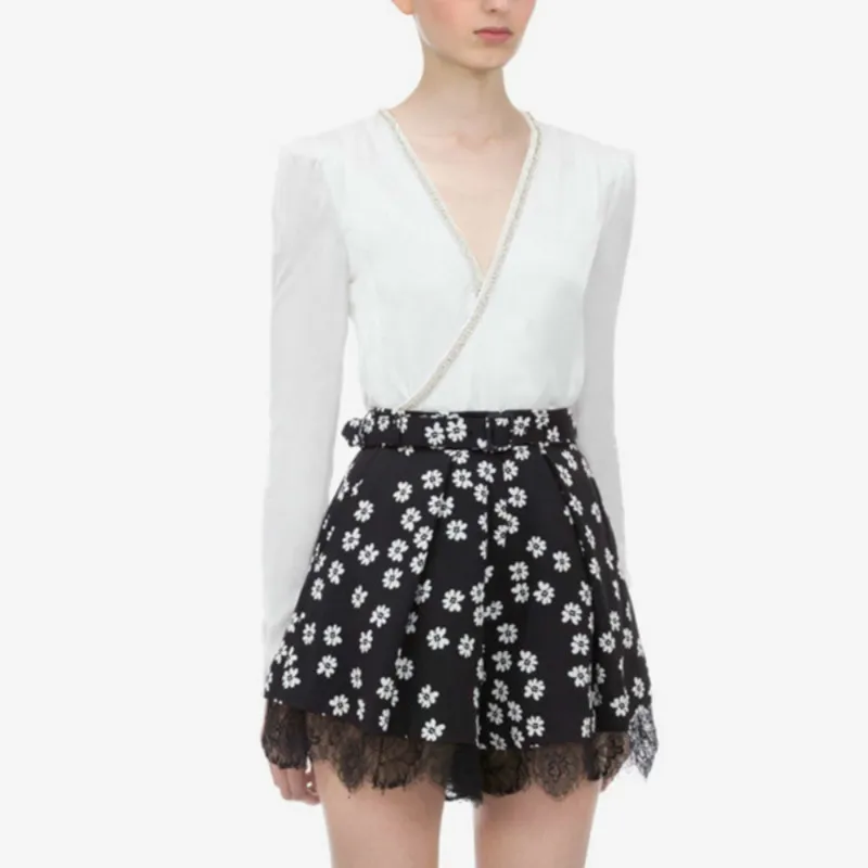 

Self Portrait Suits Two Pieces Women Designer V-neck Blouse Printed Shorts Lace Patchwork Outfits Beading Shirts Feminine Sets