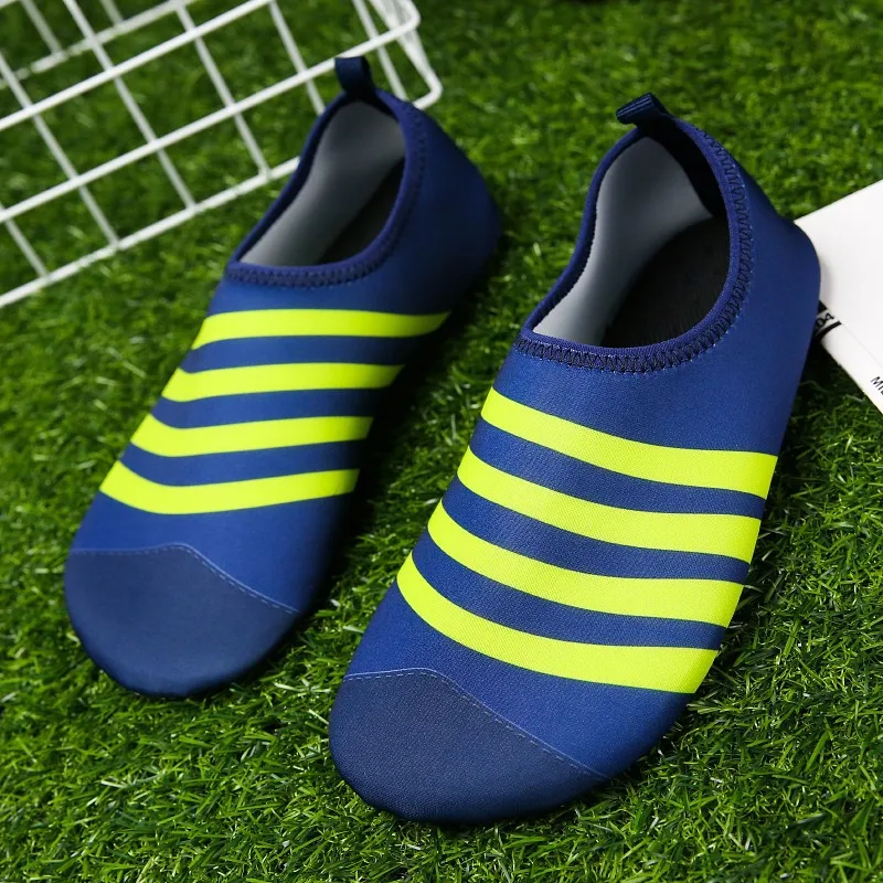 4544636425_2085585915