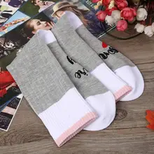 Мода 5 пар/уп. эластичный узор с английскими буквами Печатные Длинные носки повседневные, повседневные, Осенние, зимние унисекс