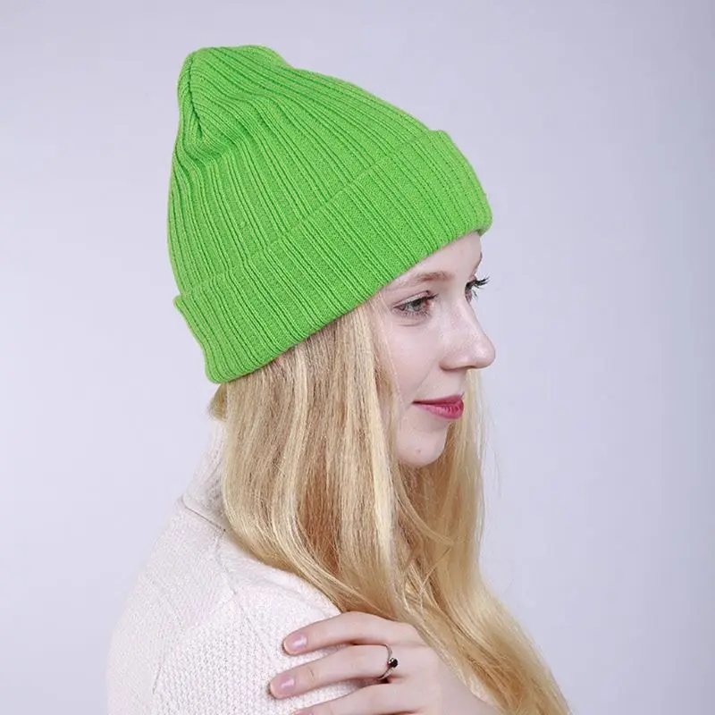 Новинка, Женская осенне-зимняя вязаная шапка Skullies с вертикальными полосками, неоновая цветная Лыжная шапка с манжетами