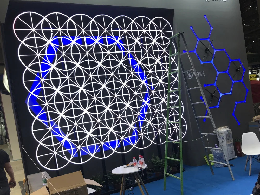 Индивидуальные 48 штук 3d Голограмма вентилятор стены, кронштейн Стенд для синхронизации hologam 3d светодиодный вентилятор рекламный дисплей Индивидуальные 48 штук 3d Голограмма вентилятор стены, кронштейн Стенд для синхронизации hologam 3d светодиодный вентилятор рекламный дисплей