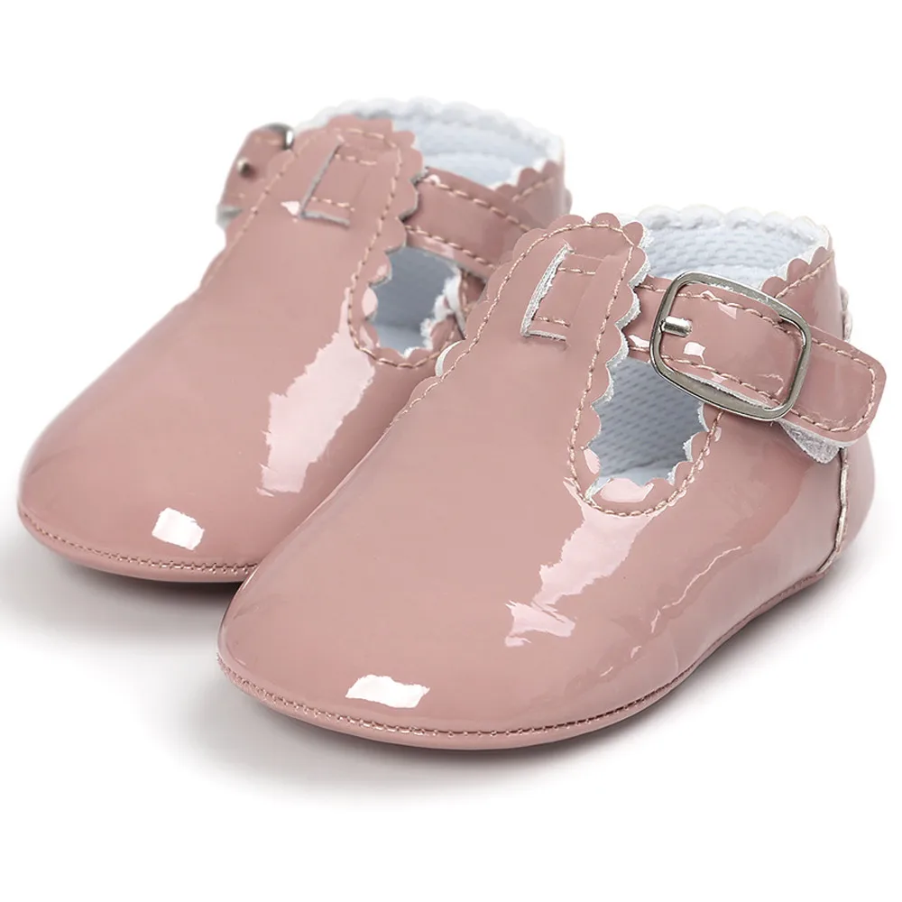Обувь для новорожденных; обувь для маленьких девочек; обувь для первых шагов; мягкие кроссовки; блестящие кожаные туфли на плоской подошве для девочек; нескользящая обувь принцессы