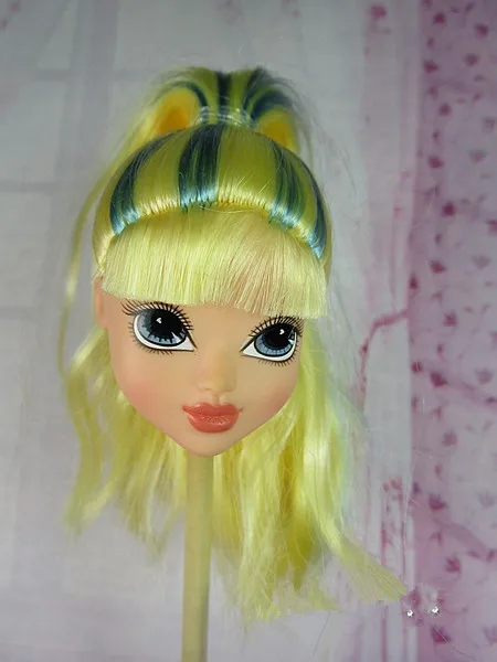 moxie-doll-head (13)