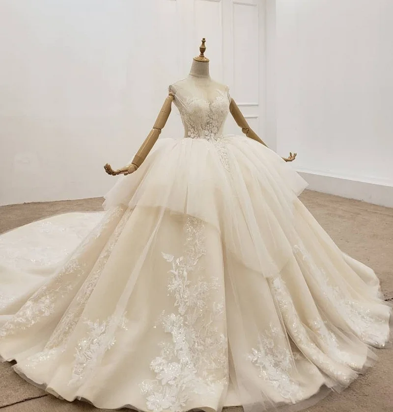 

Elegant A Line Lace Up Wedding Dress Lace Appliques Sleeveless Bridal Gowns Custom Made Sweep Length Graceful Vestido de novia