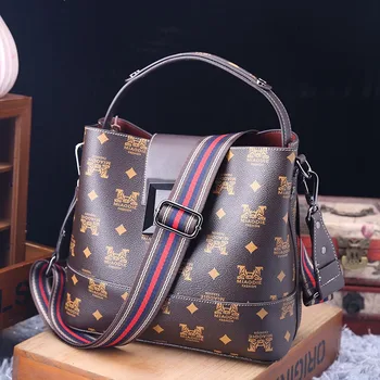 

Genuine Leather Bucket Bag Women 2020 New Fashion Leather Wide Shoulder Strap Shoulder Louis Brand All-match Messenger Bag