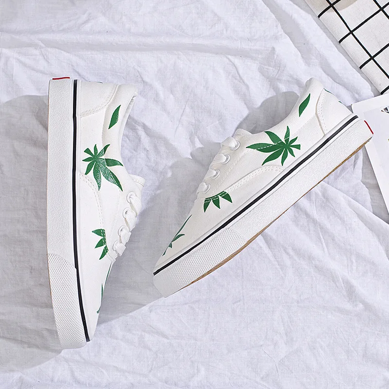 

2019 autumn new flat shoes women fashion simple maple leaf print decoration comfortable non-slip shoes
