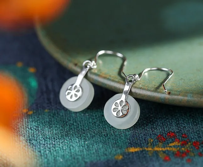 11831501664_1902280686_conew1