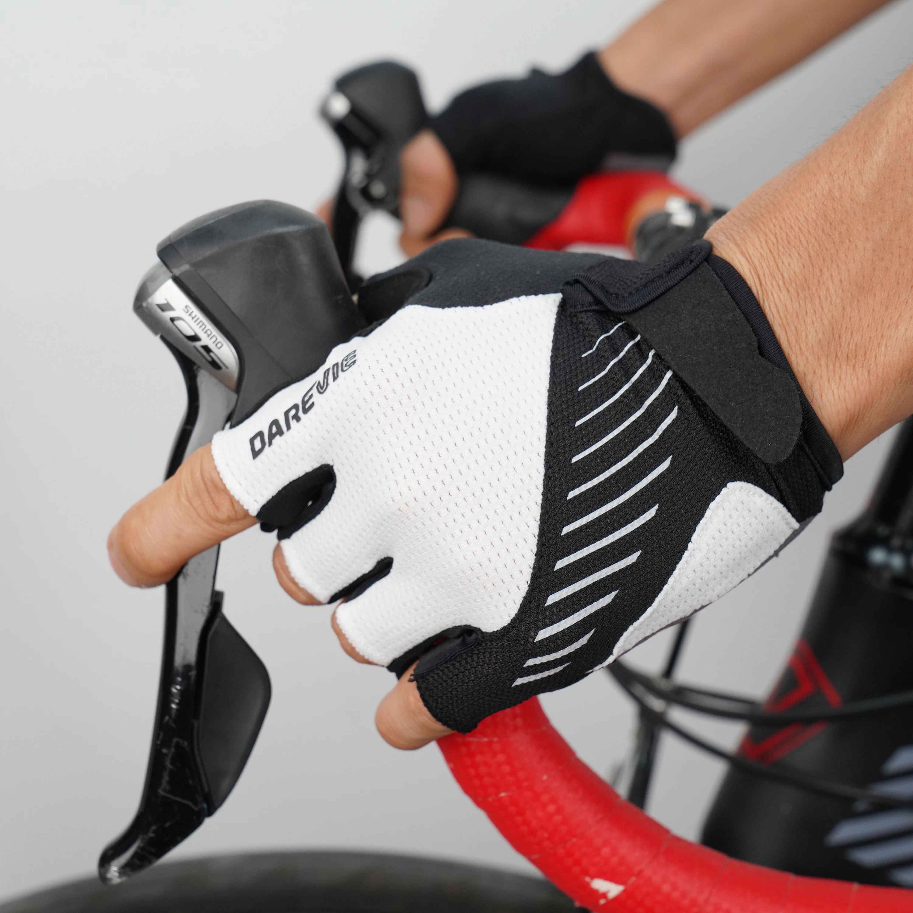 DAREVIE MTB Cycling Gloves Half Finger Taiwan Fabric Gel Padded Shockproof Breathable Quick Dry Cool cycling gloves