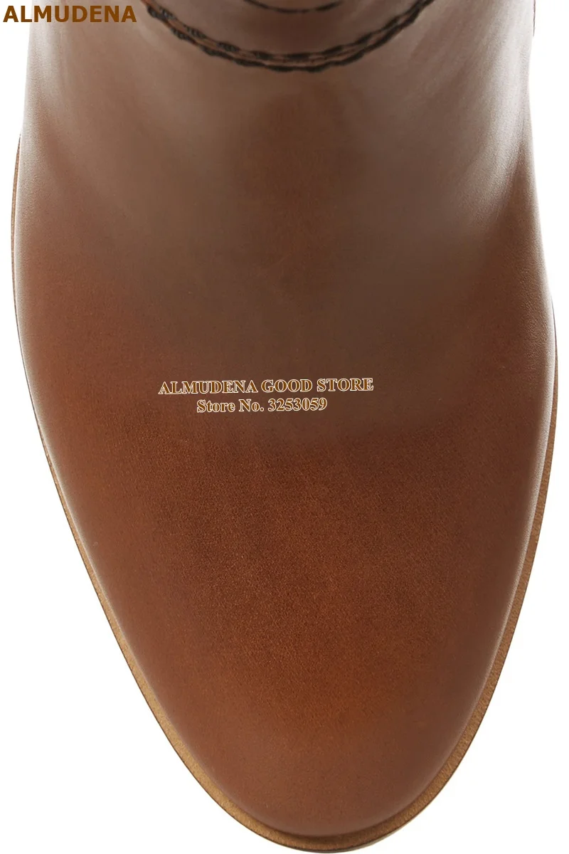 ALMUDENA/коричневые сапоги до бедра из матовой кожи на не сужающемся книзу массивном каблуке; модельные Сапоги выше колена с деревянным узором на толстом каблуке; высокие сапоги осень-зима