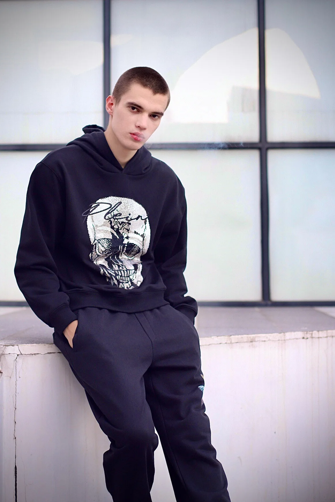 New Fashion Rhinestone Skull Hoodie Luxury Men Black Sweatshirt All Sizes