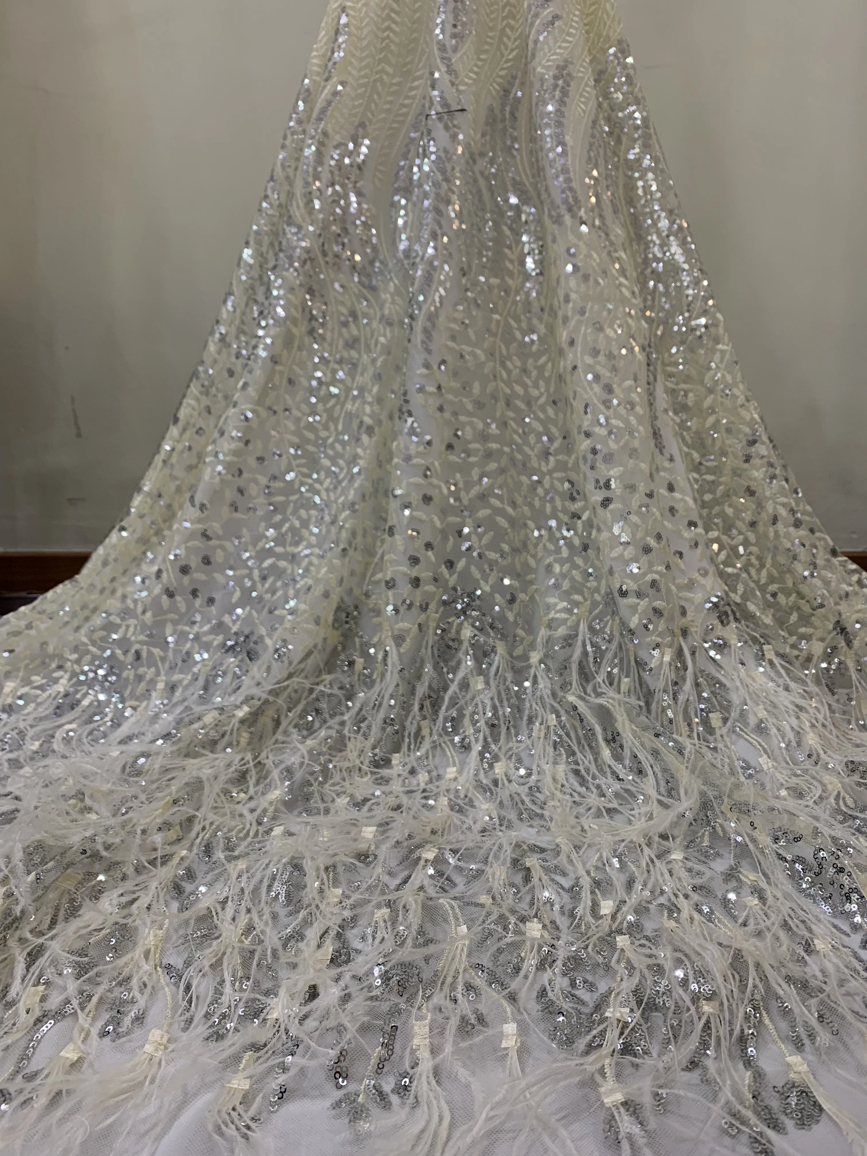 Latest Tassels Sequins African Lace Elastic Fabrics Sequined Embroidered Nigerian Feather Tulle Lace Wedding Fabrics