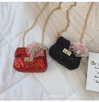 

2020 new Korean version of the rhombic embroidery thread bunny shiny small fragrance female child children crossbody bag