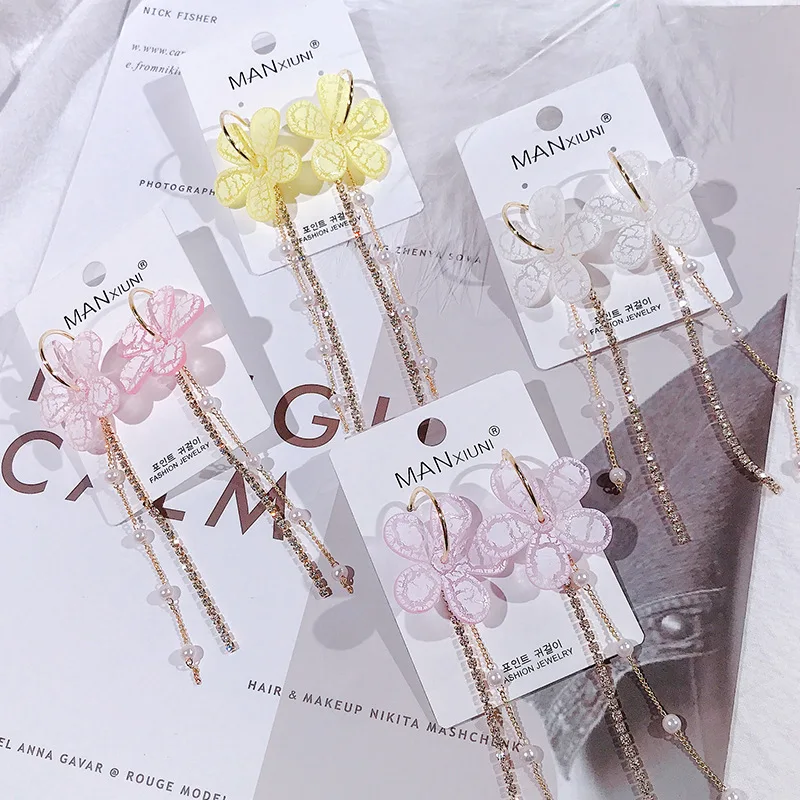 

2019 New Korean Sweet Personality simple Painting Flower Petal Small irregular Metal Stud Earrings for Woman Girl Gift