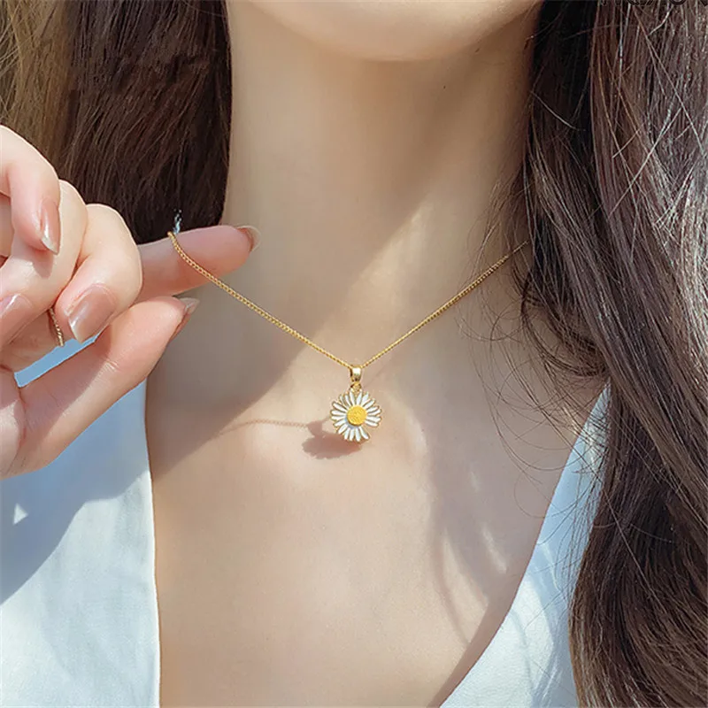 Fleepmart Fashion Summer Vacation Necklace Metal Geometric Flowers Daisy Pendant Chain Clavicle