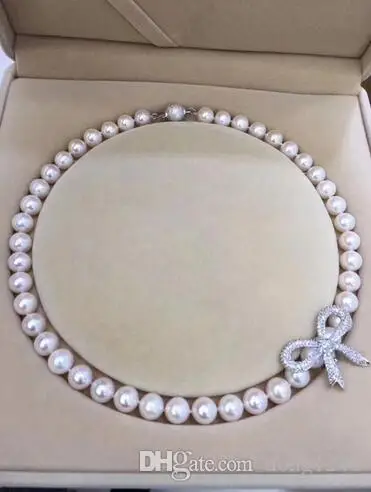 

Beautiful 9-10mm South Sea white pearl necklace 18 inches