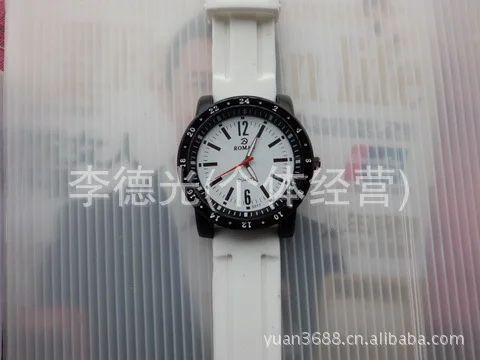 

Large Dial with Numbers Men And Women Fashion Lovers Silicone Watch Sports Casual Silicone Watch