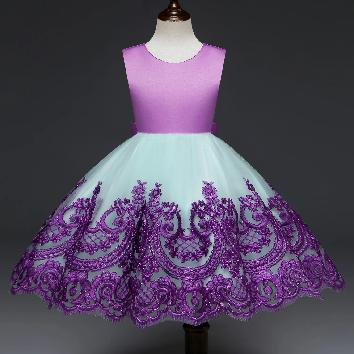 

Fashion Baby Girls Dress Embroidery Blue Red 1 2 Years Birthdays Outfit Girls Princess Costume for 1 to 5 Years 2L25A