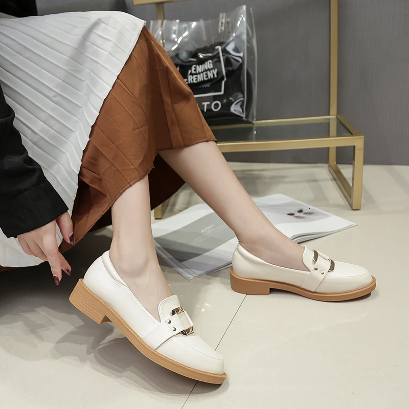 Обувь на плоской подошве; женская обувь на низком каблуке; сезон осень; scarpe donna; женская обувь с круглым носком и пряжкой; Buty Damskie