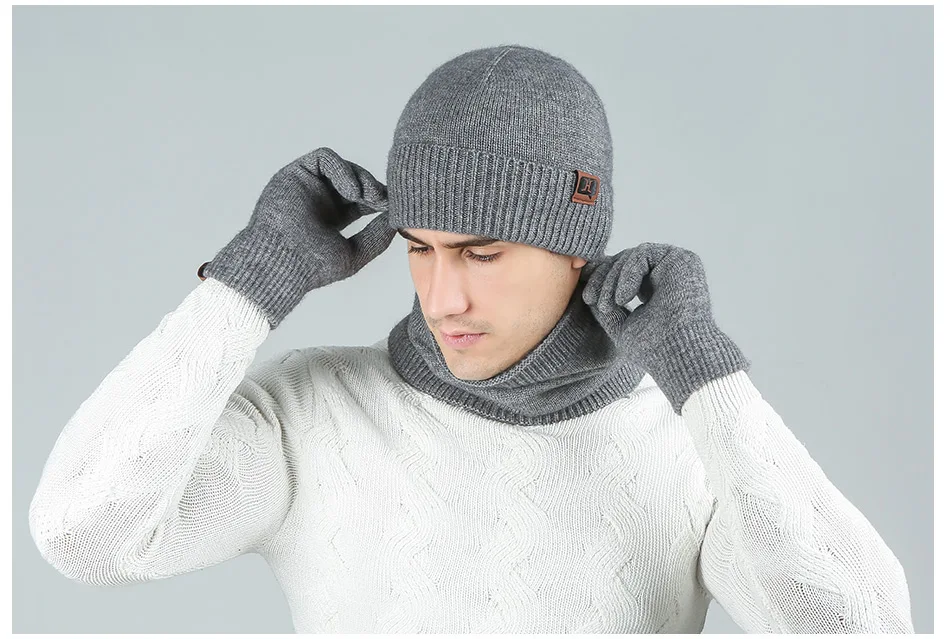 High Quality Men Winter Hat Scarf Gloves Set Soft Comfortable Plus Velvet Scarf Winter Warm Beanies Touch Screen Gloves 3 PCS