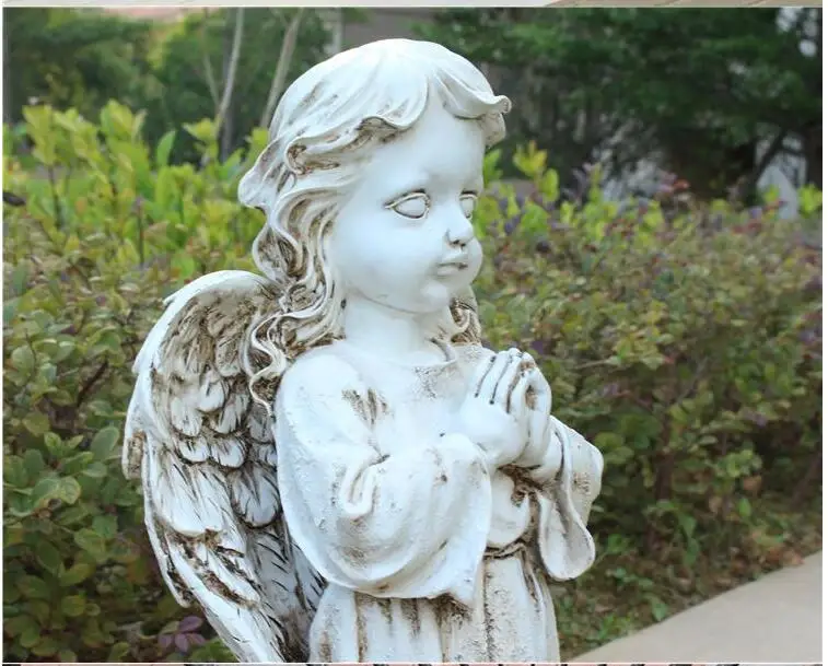 Statue Ange jardin vue de Près 
