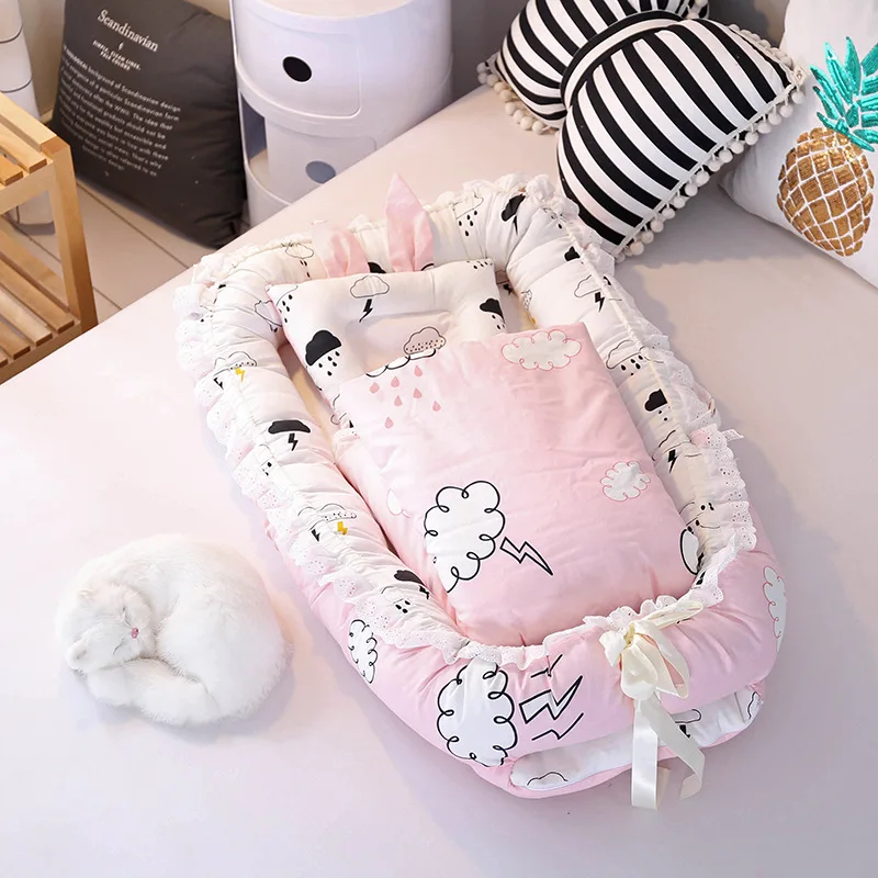 

Portable Baby Crib Bed Washable with Quilt Infant Crib Bedding Sets Foldable Newborn Cot Nest Baby Bassinet Travel Bed